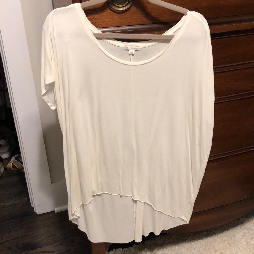 White Gap shirt